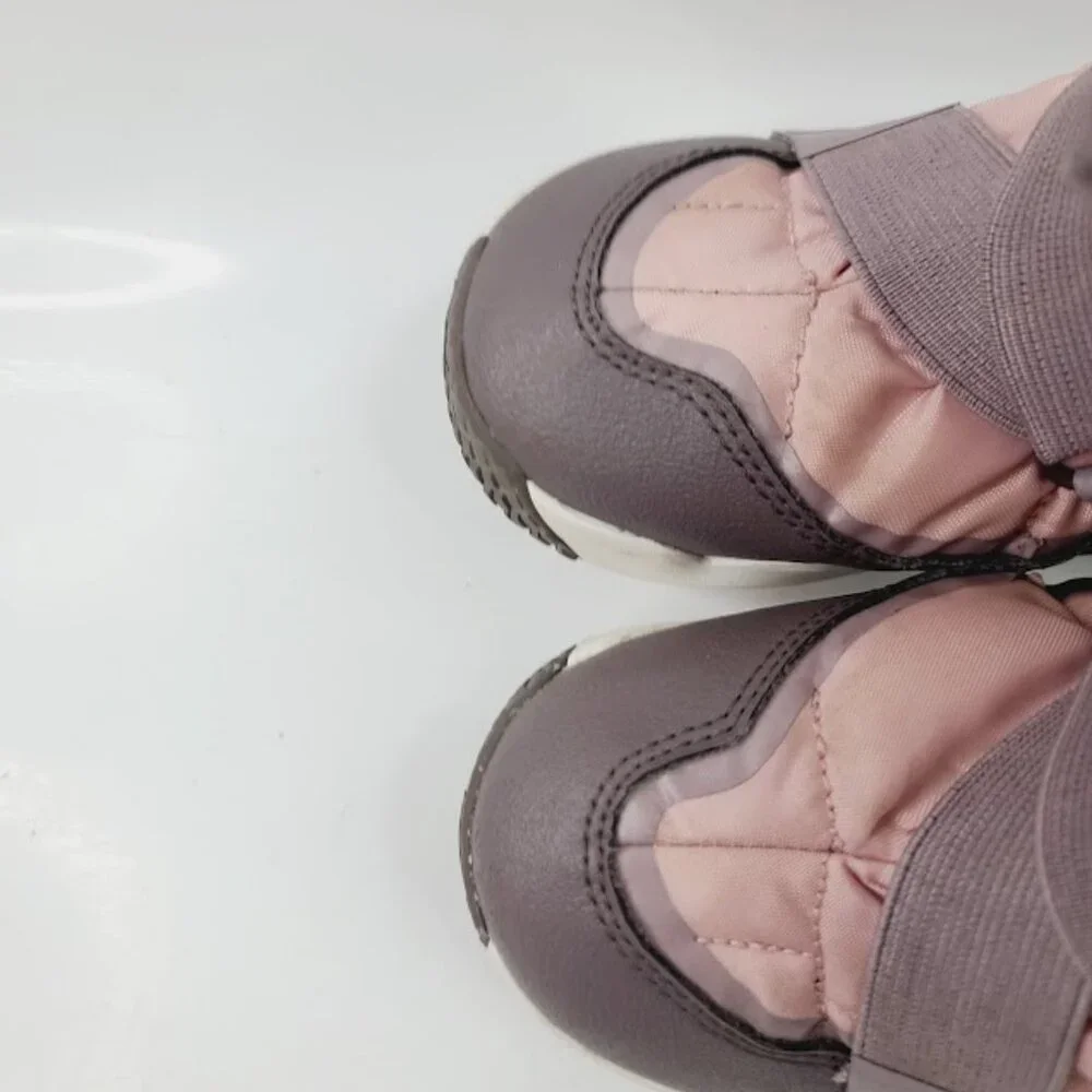 Nike girl pink